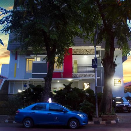 House Of Arsonia Tulip Hotel Jakarta Exterior foto
