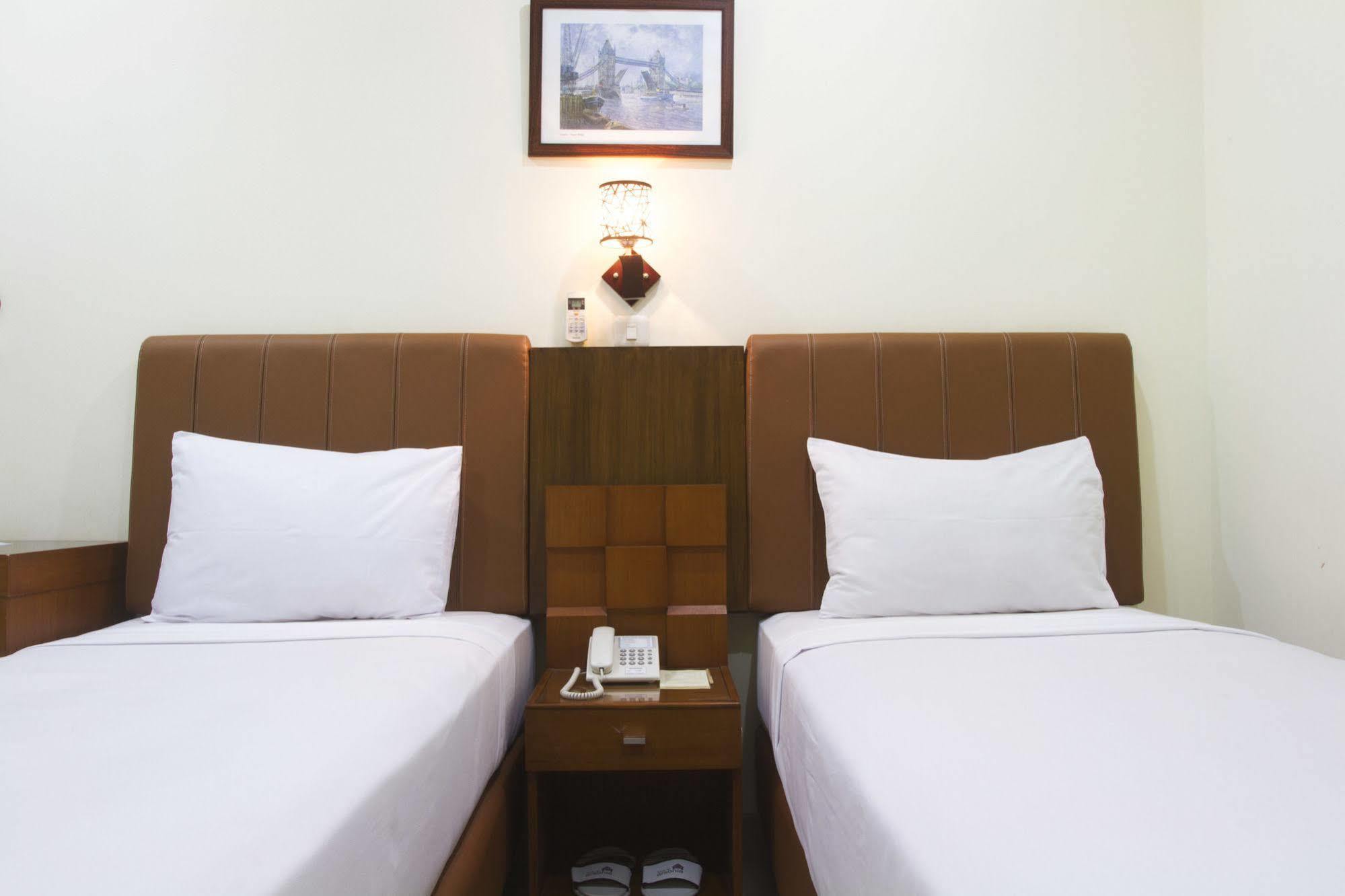 House Of Arsonia Tulip Hotel Jakarta Exterior foto